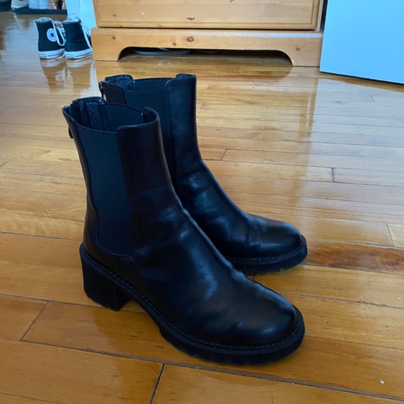 Leather boots - Picture 2 of 5